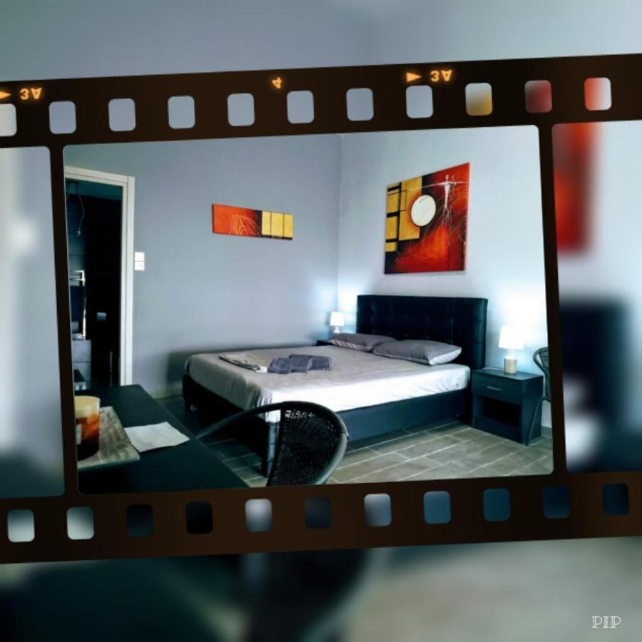 New Seafront Studio Guest House Anavyssos Bagian luar foto