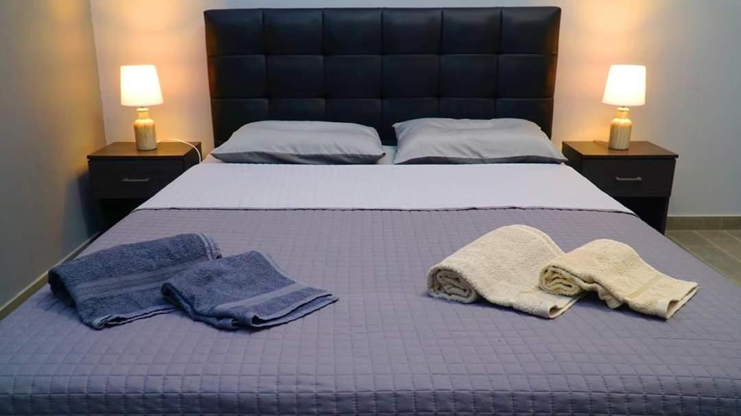 New Seafront Studio Guest House Anavyssos Bagian luar foto