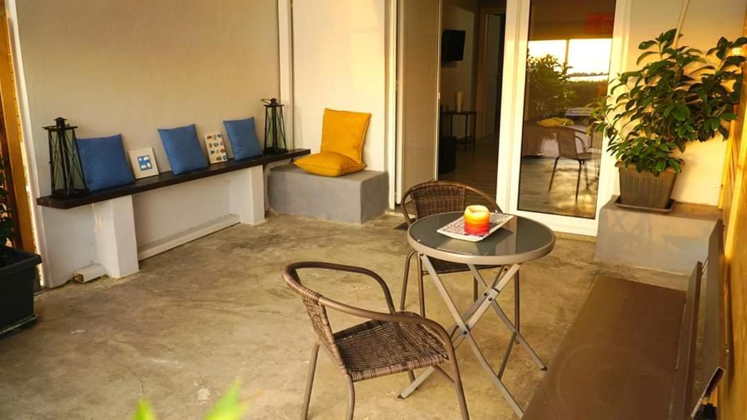 New Seafront Studio Guest House Anavyssos Bagian luar foto