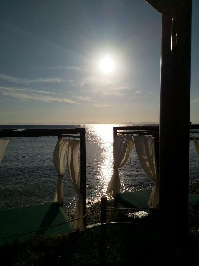 New Seafront Studio Guest House Anavyssos Bagian luar foto