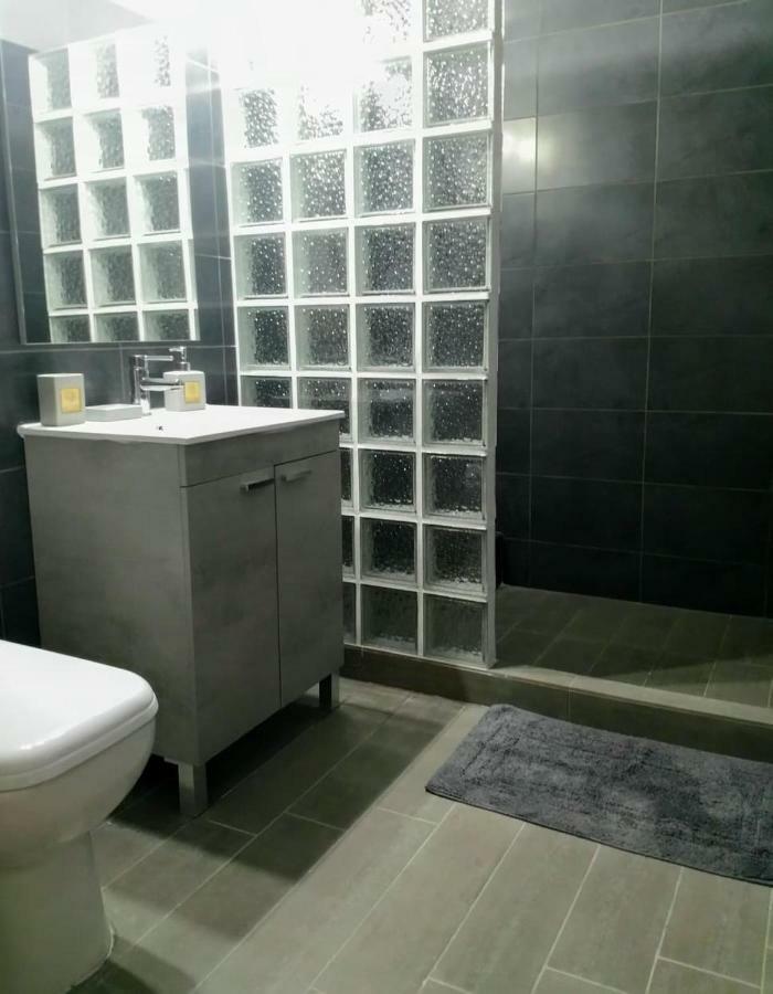 New Seafront Studio Guest House Anavyssos Bagian luar foto