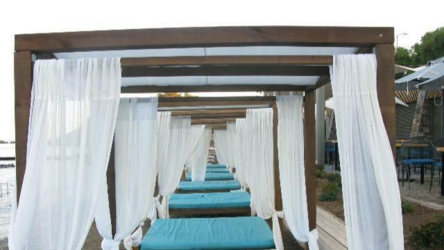 New Seafront Studio Guest House Anavyssos Bagian luar foto
