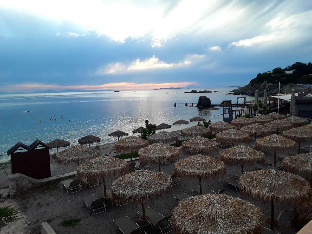 New Seafront Studio Guest House Anavyssos Bagian luar foto