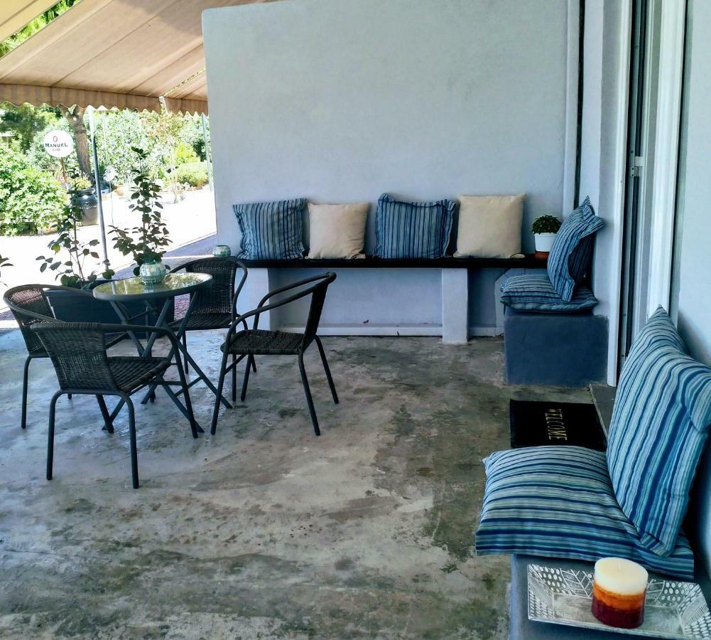 New Seafront Studio Guest House Anavyssos Bagian luar foto