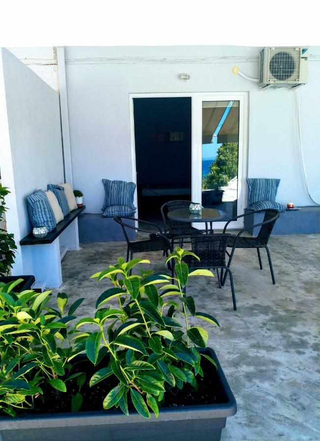 New Seafront Studio Guest House Anavyssos Bagian luar foto