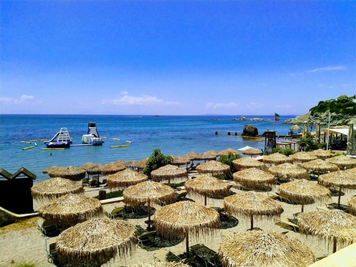 New Seafront Studio Guest House Anavyssos Bagian luar foto
